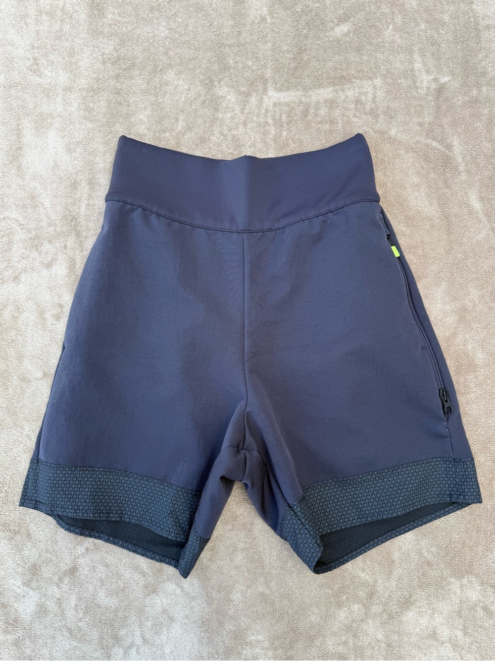 Nike Women's High-Rise Bike Shorts with Textured Hem